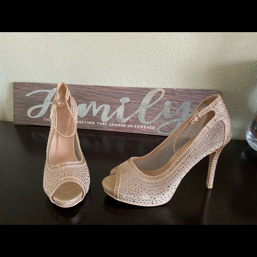 Practically New Beautiful Gold Peep Toe Stilettos